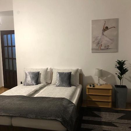 Appartement Apartament Basak 2 à Deva Extérieur photo